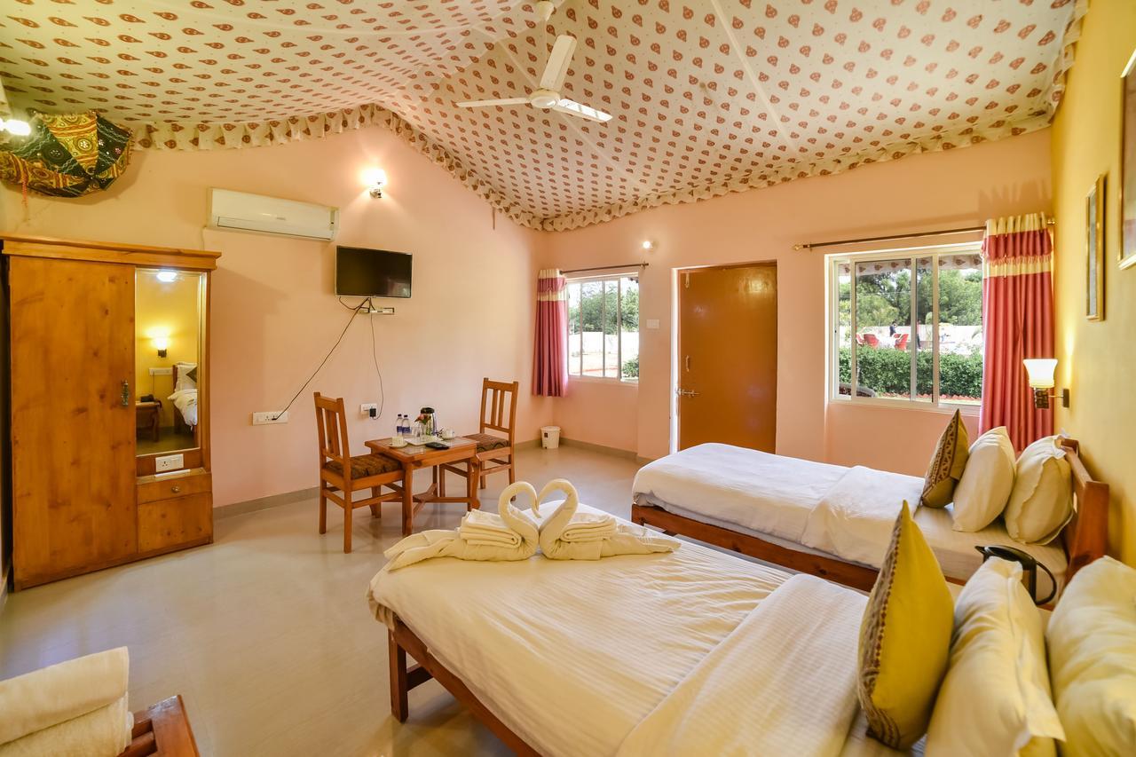 ปุษกร ราชวรา รีสอร์ต Hotel พุชการ์ ภายนอก รูปภาพ