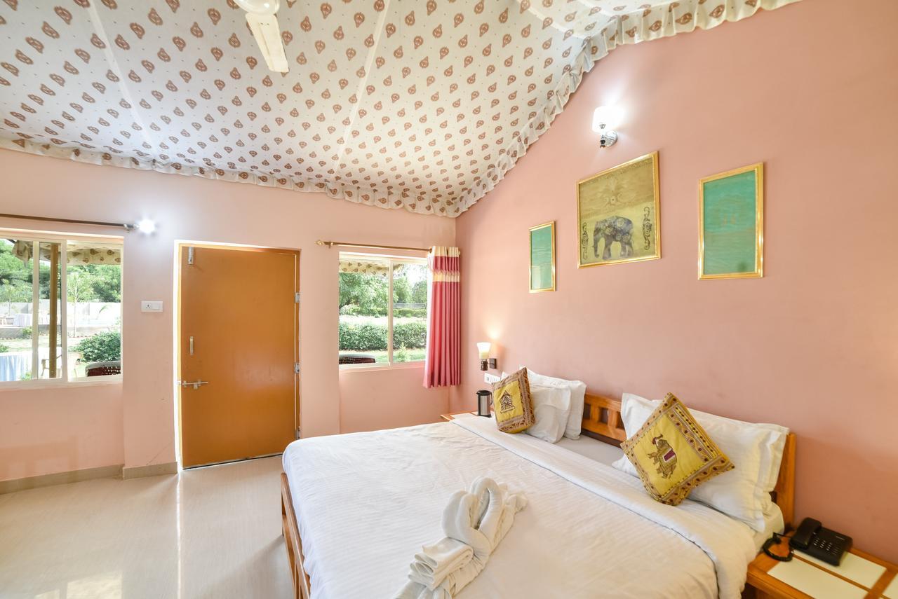 ปุษกร ราชวรา รีสอร์ต Hotel พุชการ์ ภายนอก รูปภาพ