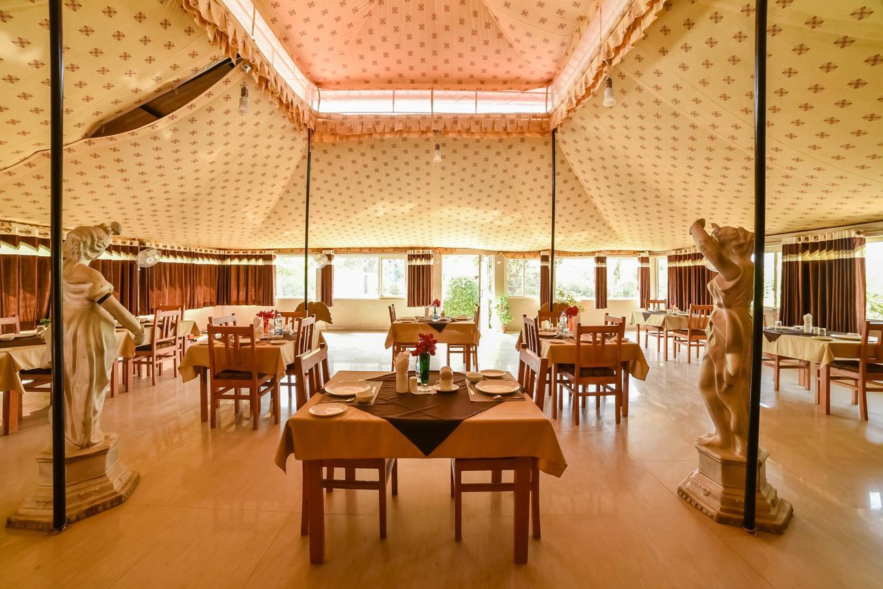 ปุษกร ราชวรา รีสอร์ต Hotel พุชการ์ ภายนอก รูปภาพ